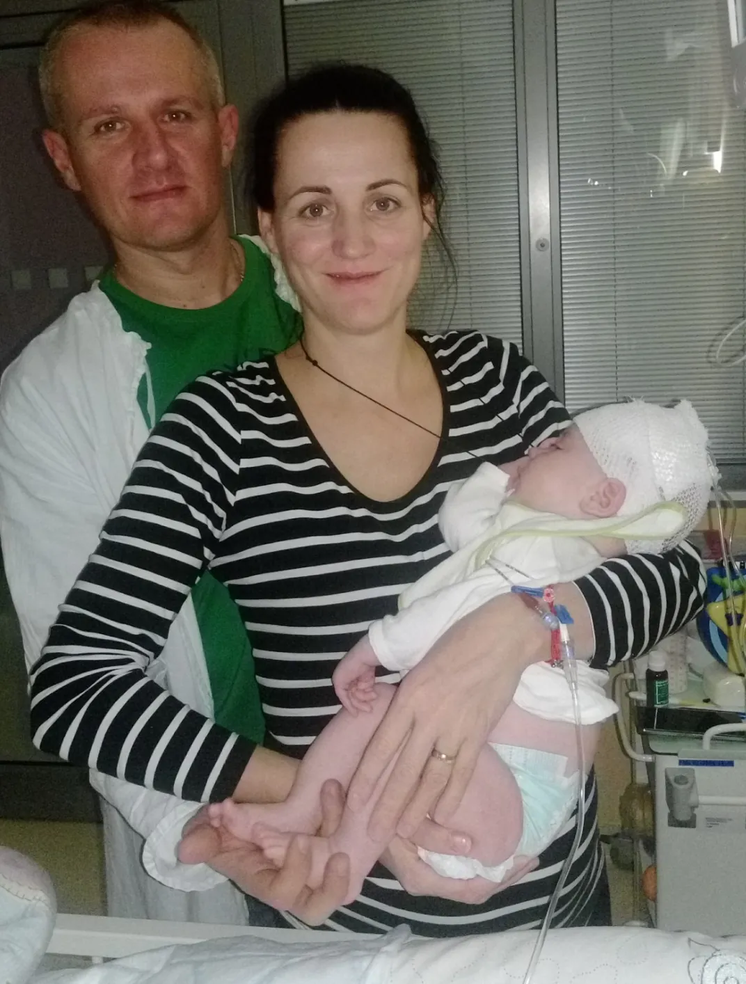 Maminka Janka a tatínek Rostislav s novorozeným Rostíkem